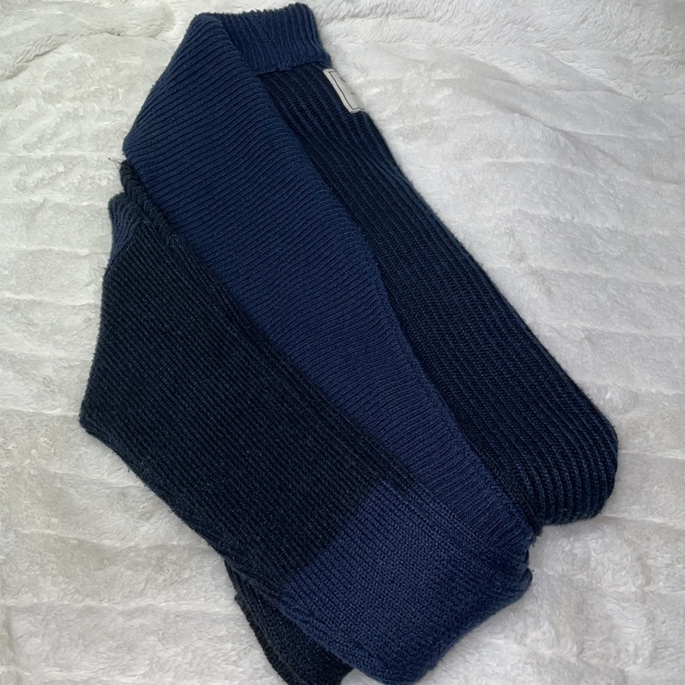 Navy Blue and Black Abercrombie Cardigan -VGUC-